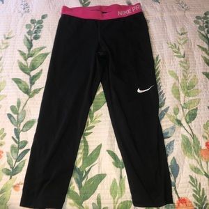 Nike Pro Women’s Capri Leggings